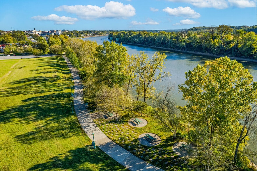 More Photos Of N Riverside Drive, Clarksville Land For Sale