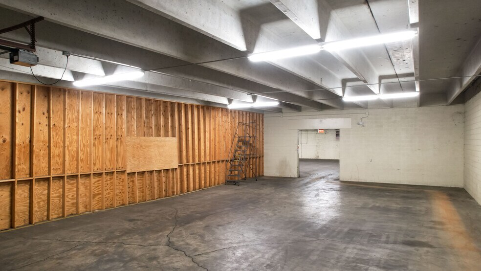 More Photos Of 124 N Charleston St, Blacksburg Warehouse For Sale