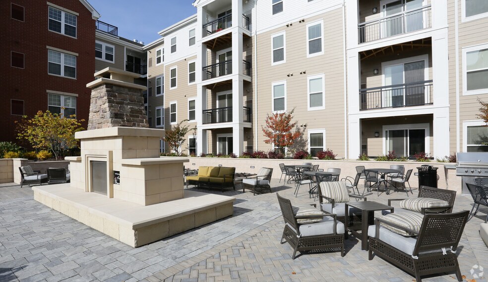 More Photos Of 1 Village Grn, Patchogue Apartments For Lease