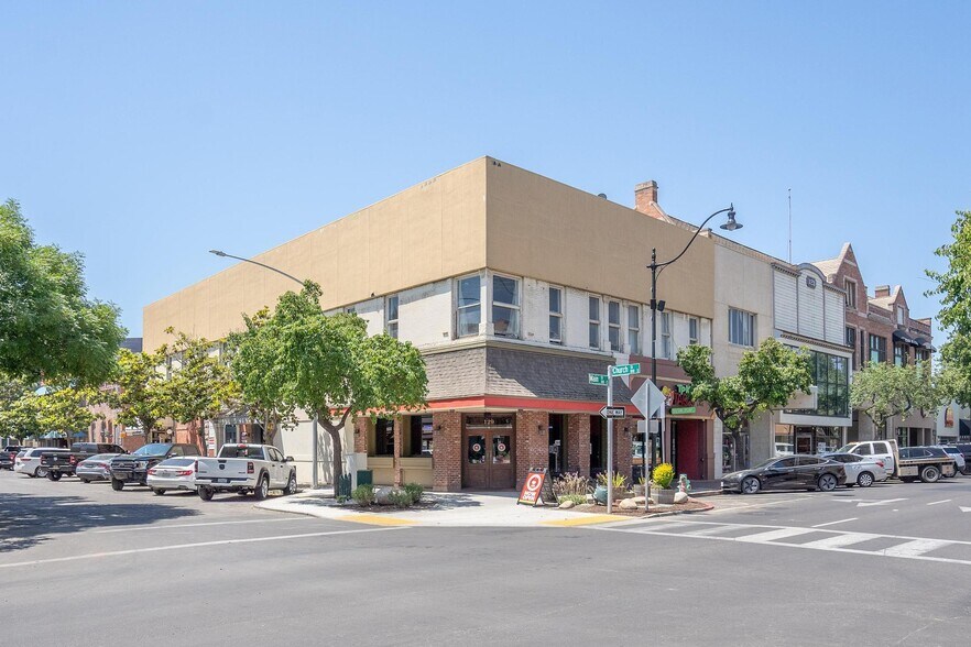 More Photos Of 123 E Main St, Visalia Storefront Retail Office For Sale