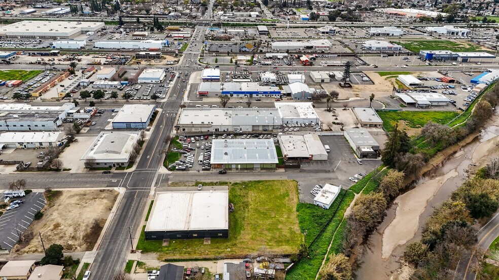 More Photos Of 1505-1507 W 18th St, Merced Warehouse For Lease