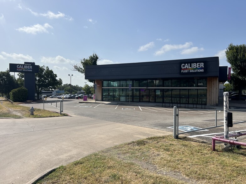 Primary Photo Of 6375 E HIGHWAY 290, Austin Auto Dealership For Lease