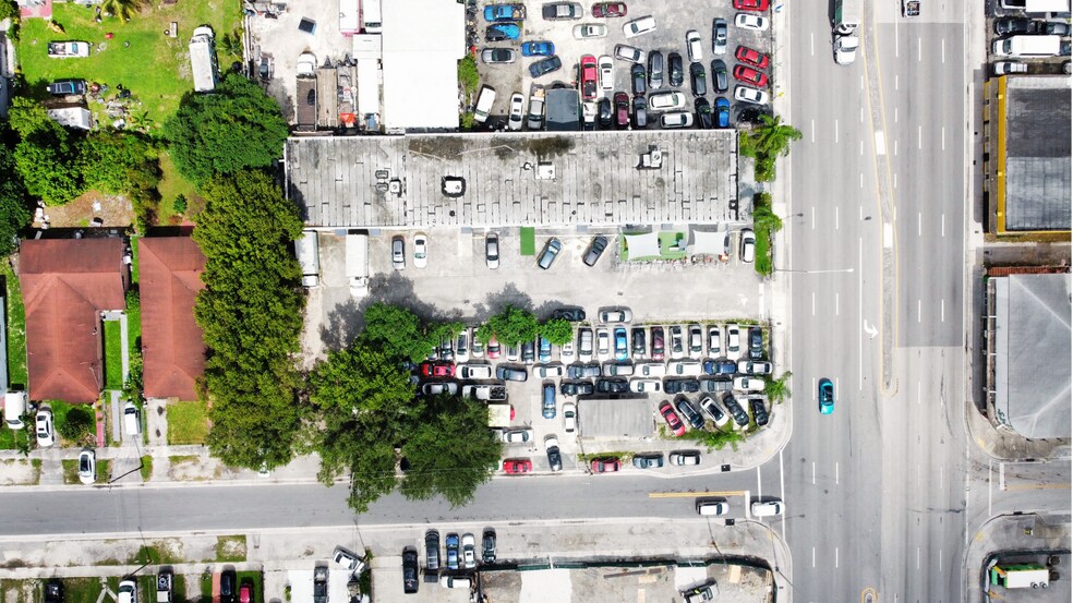 More Photos Of 3100 NW 27th Ave, Miami Manufacturing For Lease