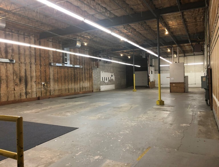 More Photos Of 45 Everett Dr, Princeton Junction Light Distribution For Lease