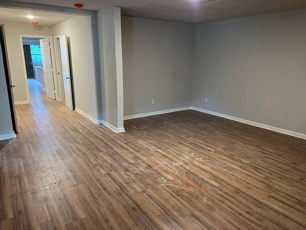 More Photos Of 409 W Main St, Whitesboro Apartments For Lease