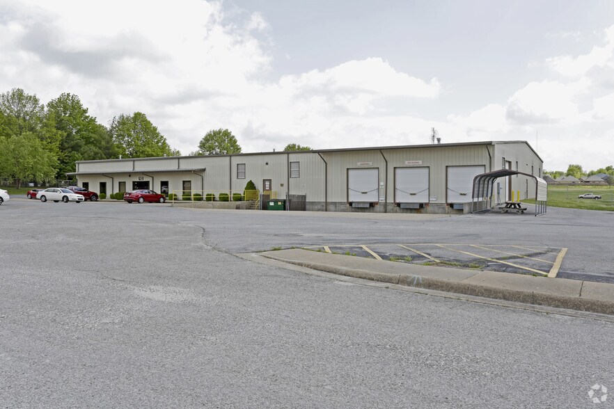 More Photos Of 1821 S 1st St, Rogers Unknown For Lease