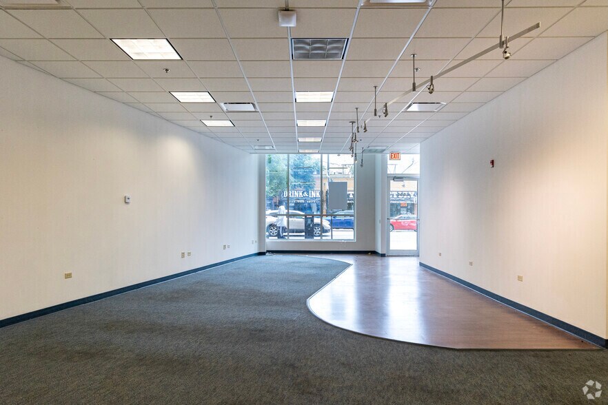 More Photos Of 4400 N Broadway St, Chicago Storefront Retail Office For Sale