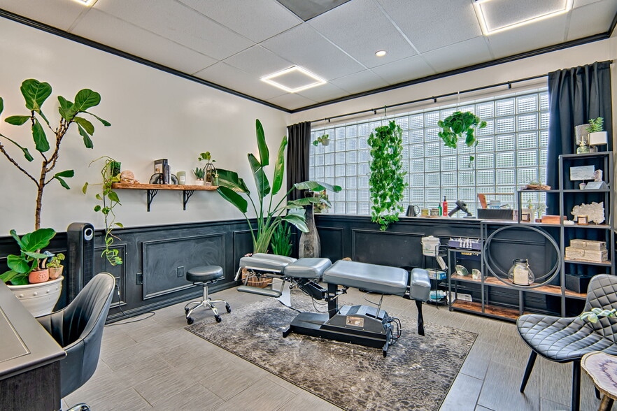 More Photos Of 1724 NE 2nd St, Gainesville Light Manufacturing For Sale