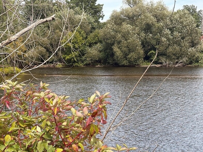More Photos Of 1000 W Main St, Merrill Auto Repair For Sale