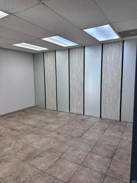 More Photos Of 4809 W Loop 289, Lubbock Warehouse For Lease