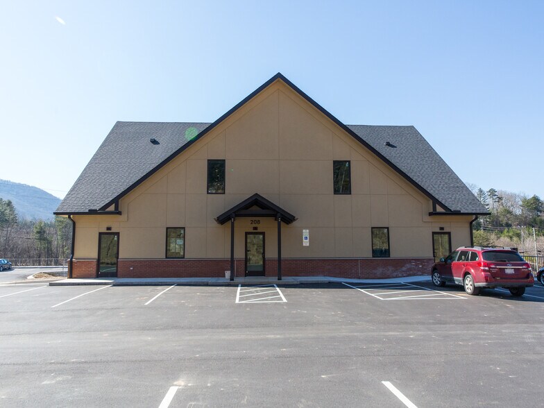 More Photos Of 208 Charlotte Hwy, Asheville Medical For Sale