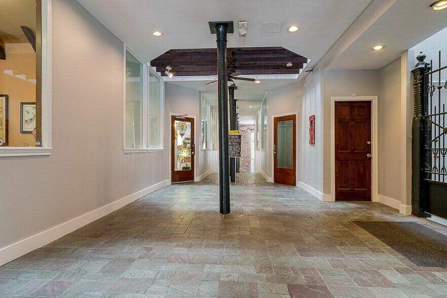 More Photos Of 2309 Strand St, Galveston Storefront Retail Residential For Sale