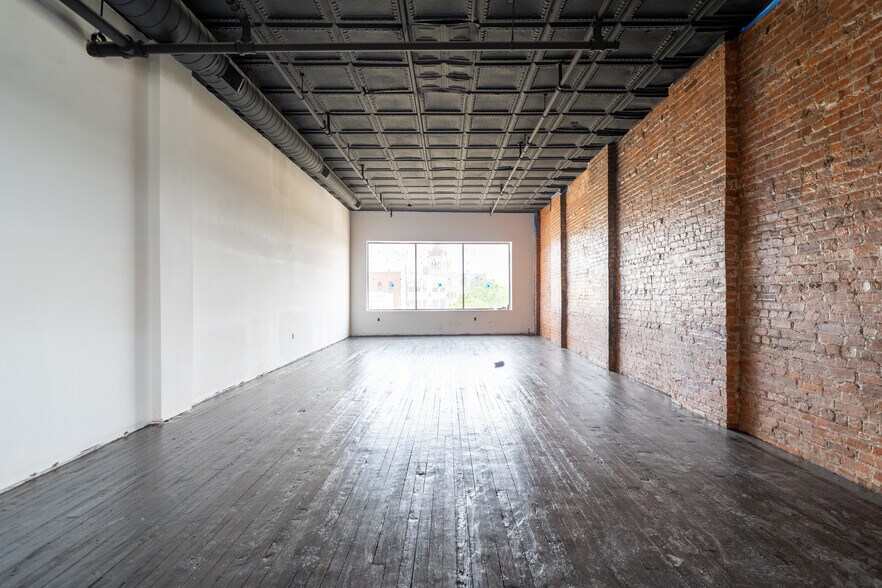 More Photos Of 559-563 Main Ave, Passaic Storefront For Lease