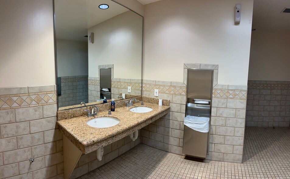 More Photos Of 23351-23361 Madero, Mission Viejo Research And Development For Lease