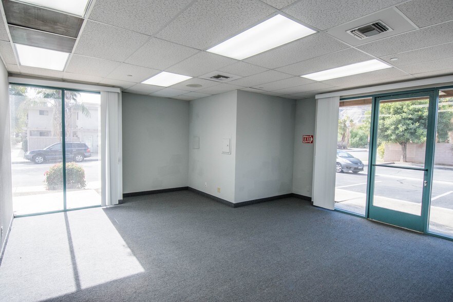 More Photos Of 43725 Monterey Ave, Palm Desert Medical For Lease