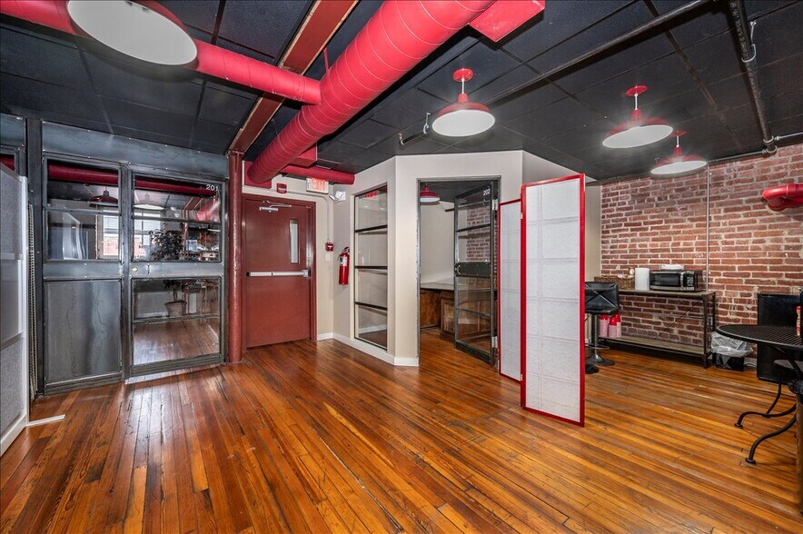 More Photos Of 47 E All Saints St, Frederick Loft Creative Space For Sale