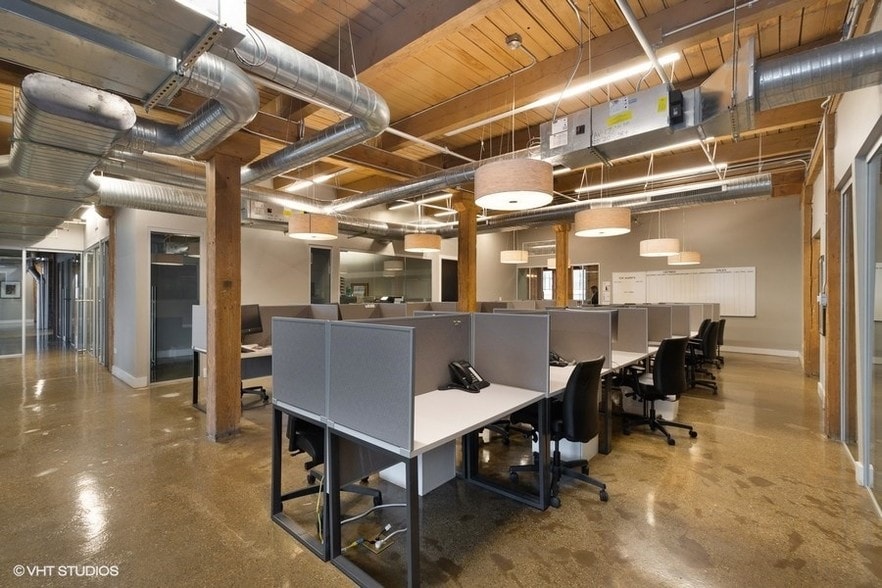 More Photos Of 401 W Ontario St, Chicago Loft Creative Space For Sale