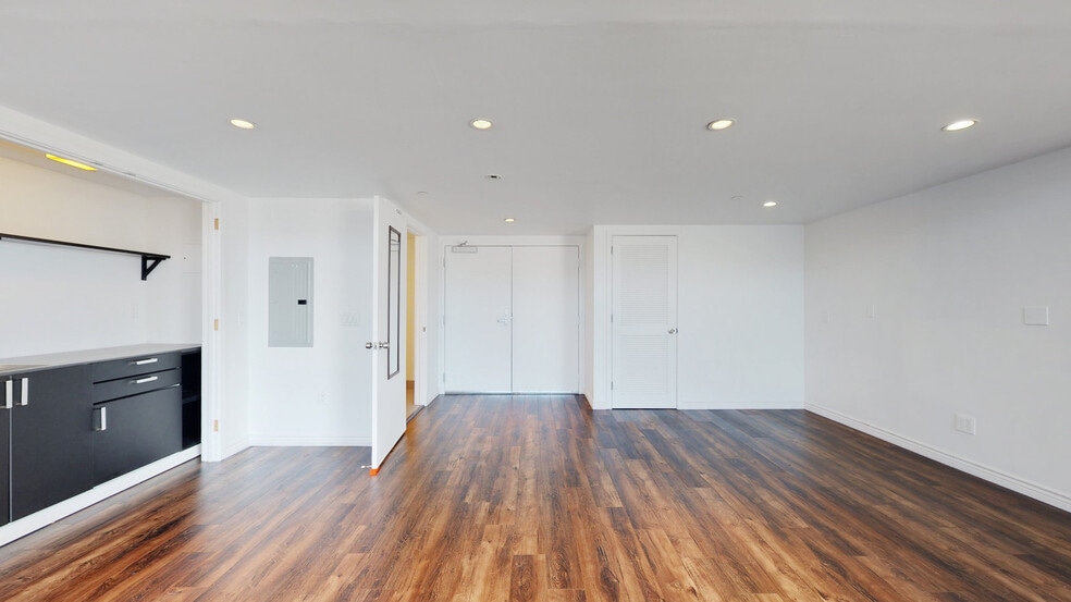 More Photos Of 1250 Missouri St, San Francisco Light Distribution For Lease