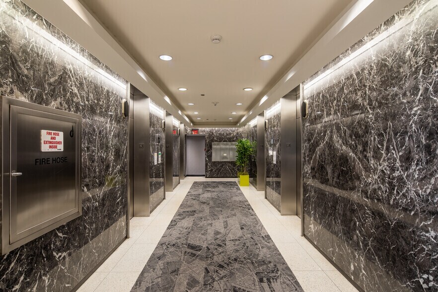 More Photos Of 7733 Forsyth Blvd, Clayton Coworking Space
