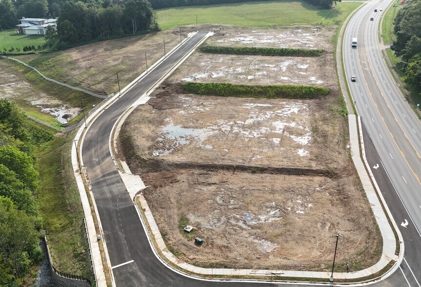 More Photos Of 2300 Ring Rd, Elizabethtown Storefront For Lease