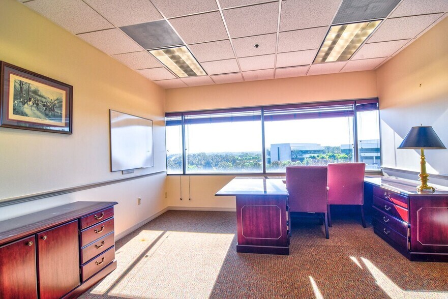 More Photos Of 1150 Cleveland St, Clearwater Office For Lease
