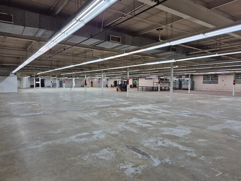 Primary Photo Of 100 S Main St, La Crosse Warehouse For Lease