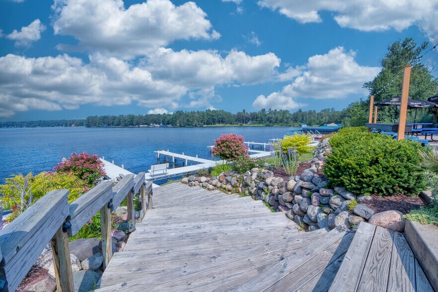 More Photos Of 9971 N Grand Pines Ln, Hayward Restaurant For Sale