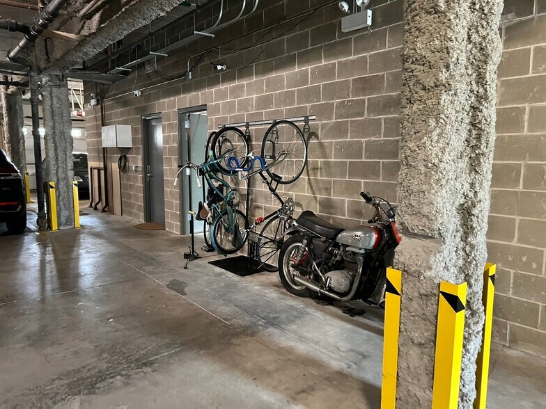 More Photos Of 4234 N Hutchinson, Chicago Apartments For Sale