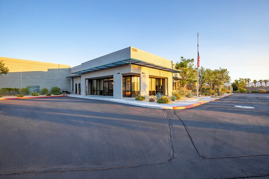 More Photos Of 1201 Bird Center Dr, Palm Springs Office For Sale