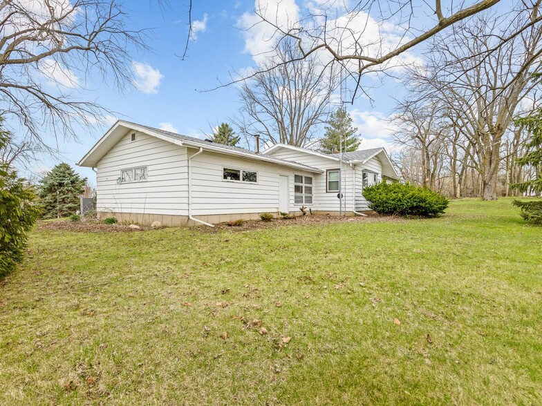 More Photos Of 2280 S Rock City Rd, Ridott Multifamily For Sale