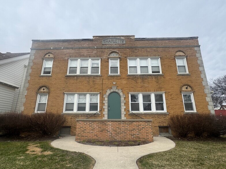 Primary Photo Of 1027 E Center St, Milwaukee Apartments For Sale