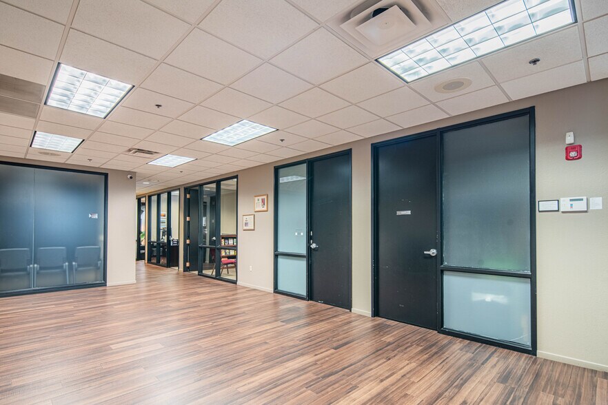 More Photos Of 12515 W Bell Rd, Surprise Office For Lease