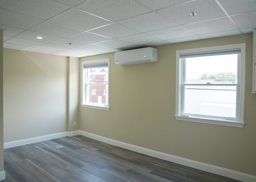 More Photos Of 199 Main St, Falmouth Storefront For Sale