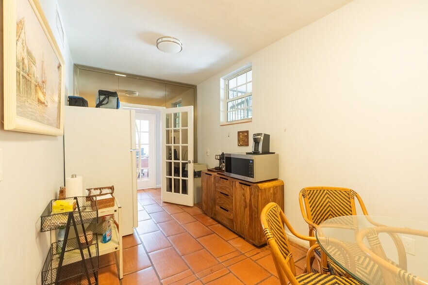 More Photos Of , Coral Gables Office For Sale