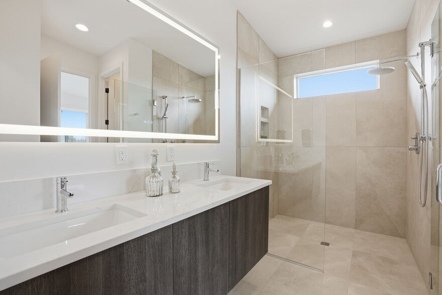 More Photos Of 210 SW Log Ct, Bend Apartments For Sale