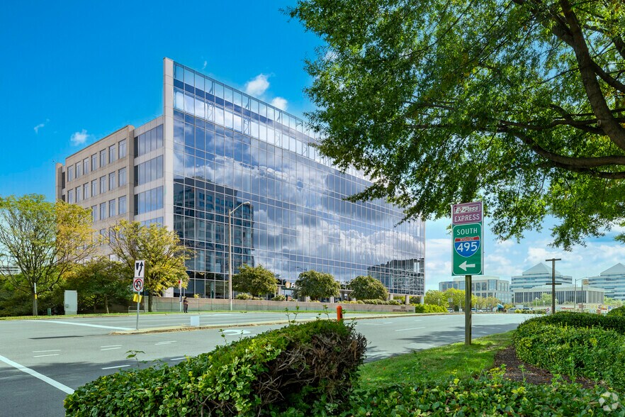 More Photos Of 1861 International Dr, Tysons Office For Lease