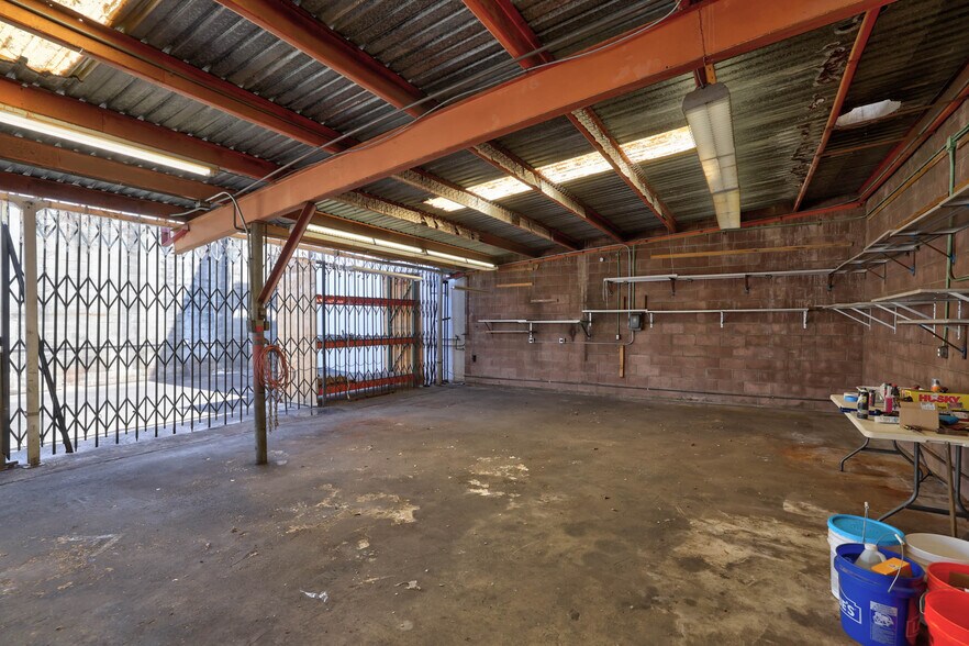 More Photos Of 1924 Democrat St, Honolulu Industrial For Sale