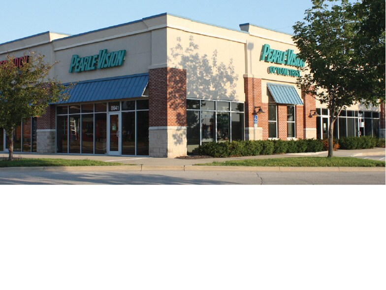 More Photos Of 8641-8651 W 135th St, Overland Park Storefront Retail Office For Lease