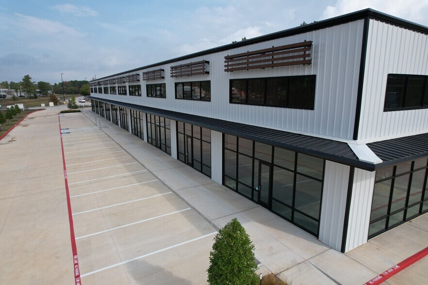 More Photos Of 25903 Elmfield Dr, Spring Flex For Lease