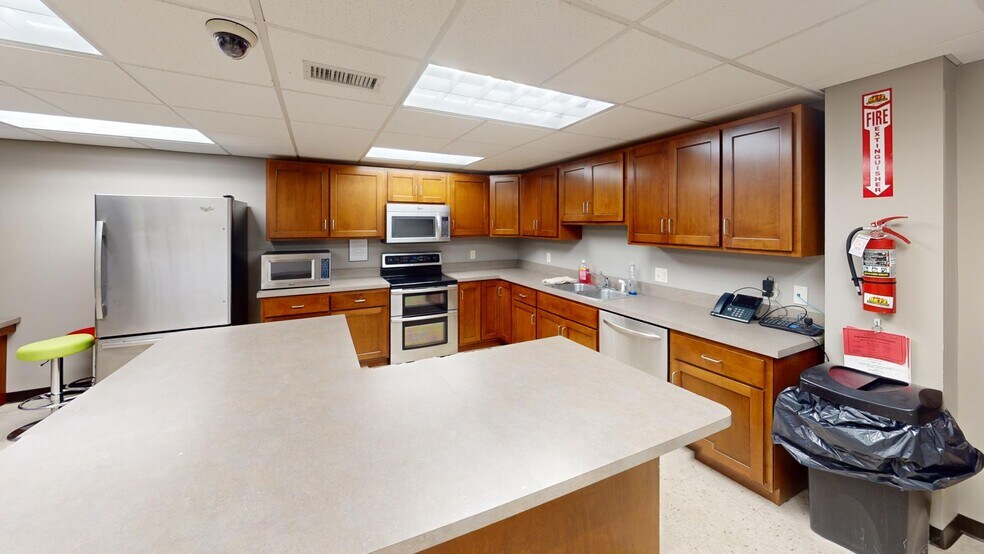 More Photos Of 1170 E Pershing Rd, Decatur Office For Sale