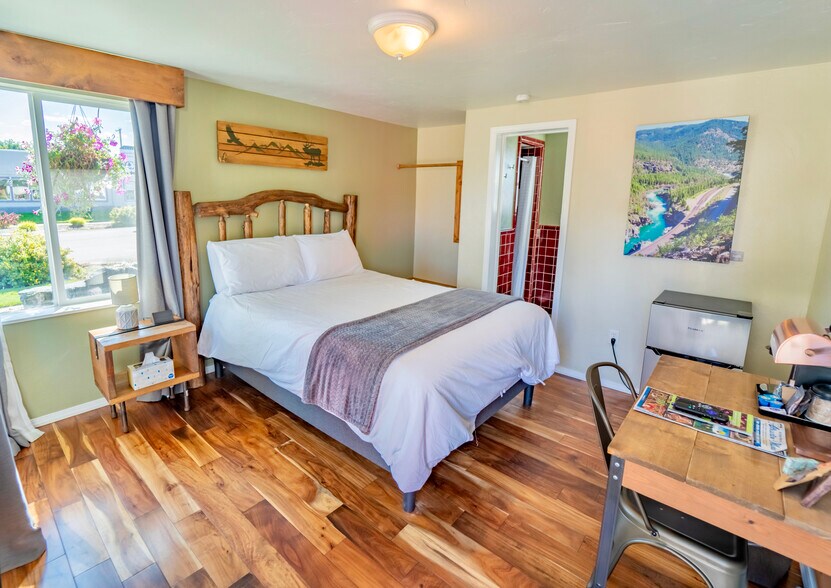 More Photos Of 808 Mineral Ave, Libby Hotel For Sale