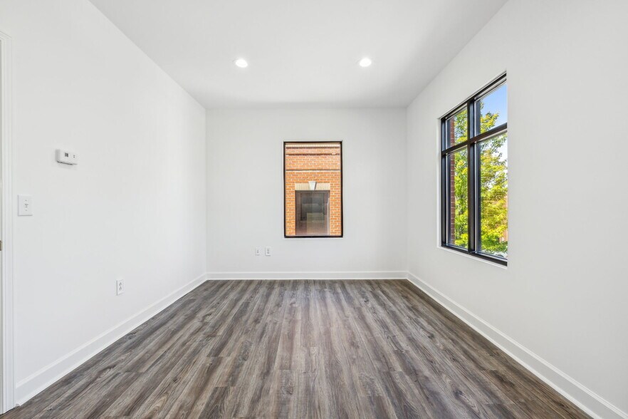 More Photos Of 106 Mission Ct, Franklin Office For Sale