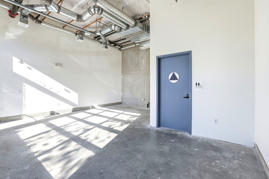 More Photos Of 377 6th St, San Francisco Apartments For Sale