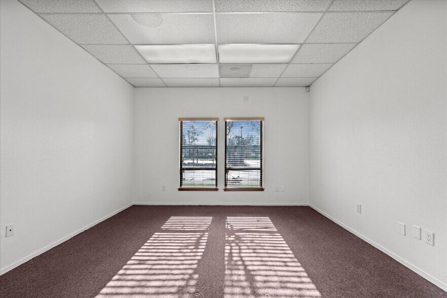 More Photos Of 1811 Grand Canal Blvd, Stockton Office For Lease
