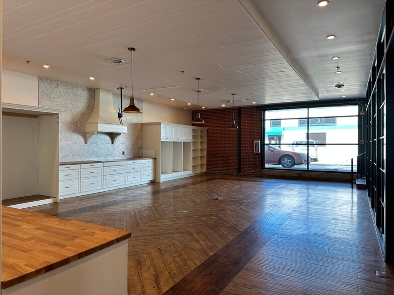 More Photos Of 10930 119 St NW, Edmonton General Retail For Lease