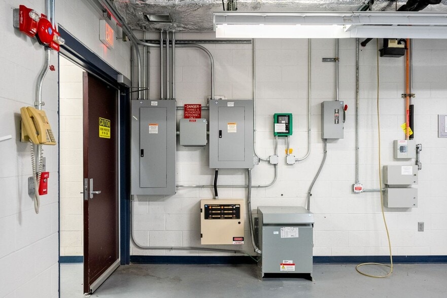 More Photos Of 2800 Diode Ln, Louisville Warehouse For Sale