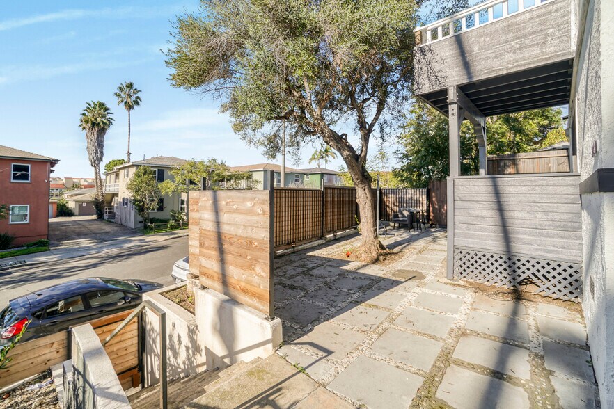 More Photos Of 240 3rd Ave, Venice Apartments For Sale