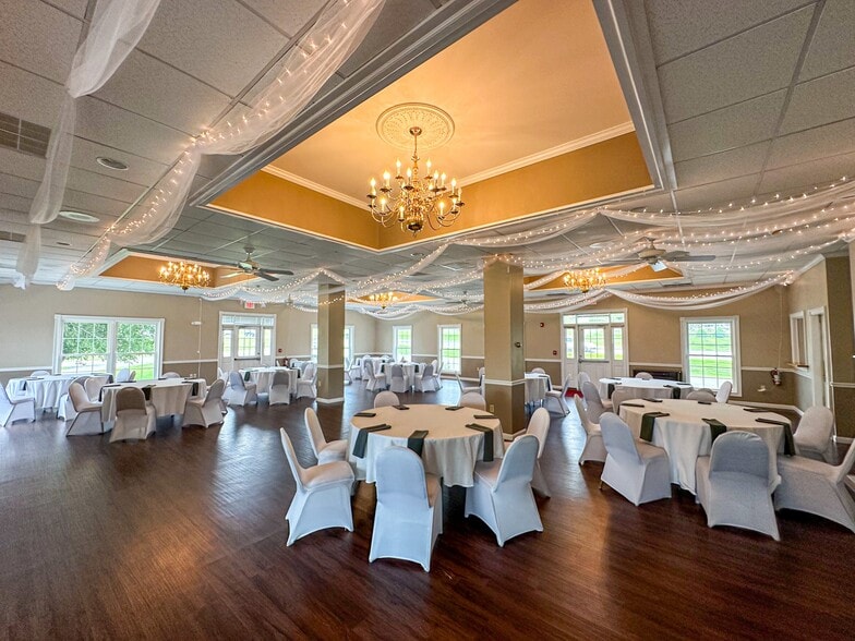 More Photos Of 2517 Main Rd, Dedham Hotel For Sale