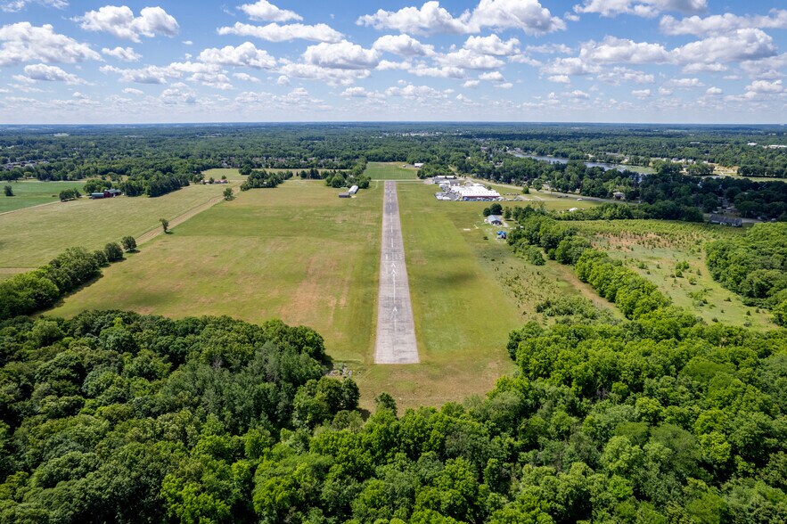 More Photos Of 4330 Macon Hwy, Tecumseh Airport For Sale