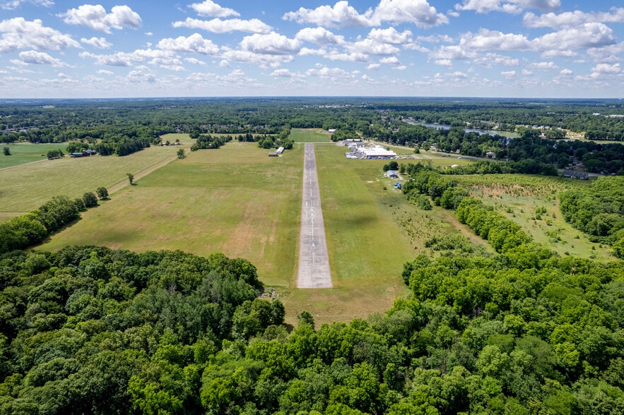 More Photos Of 4330 Macon Hwy, Tecumseh Airport For Sale